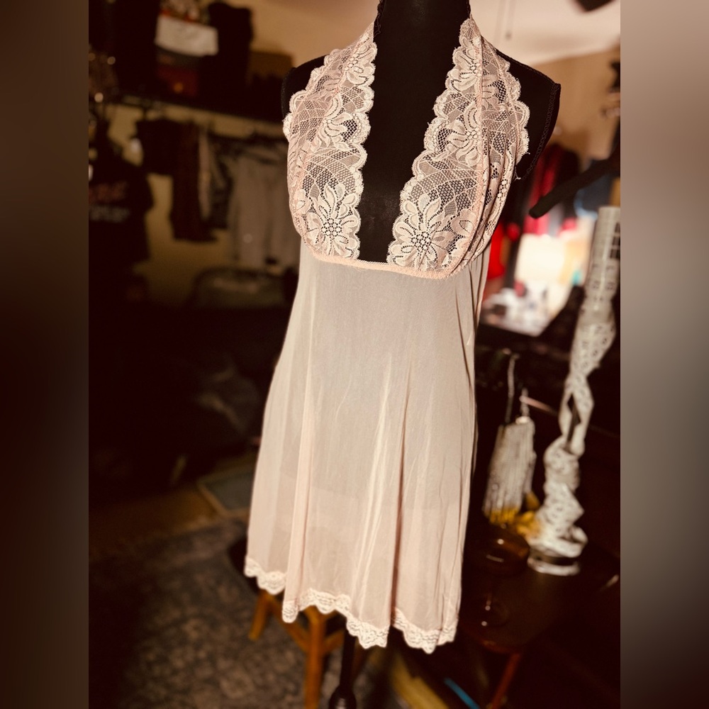 VTG Frederick's of Hollywood vintage 90s Pink Lace Chemise